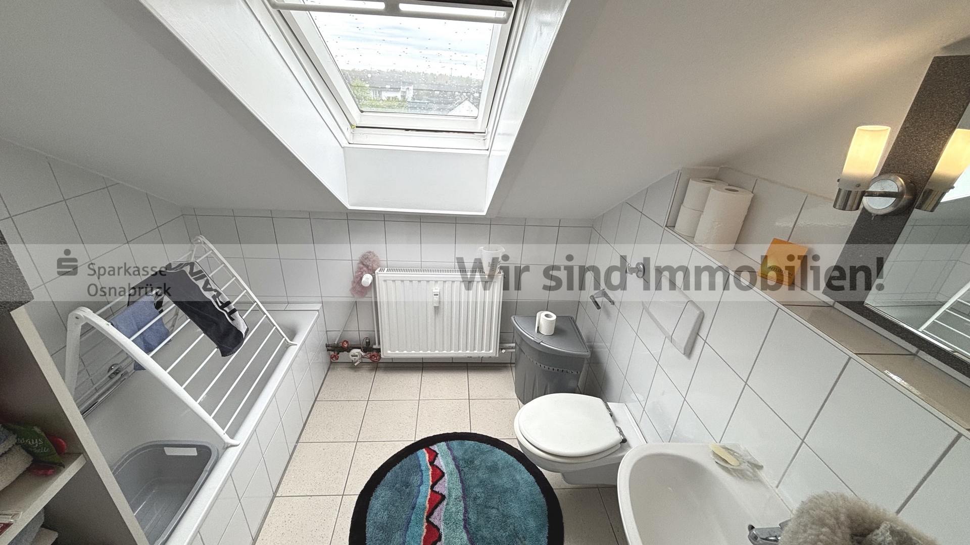 Badezimmer DG links