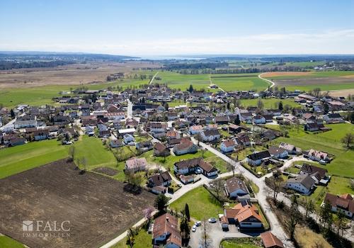Gebäude mit Kottgeisering Blick Ammersee