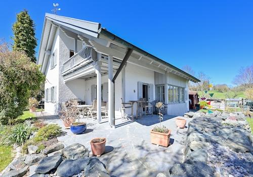 Haus mit Terrasse