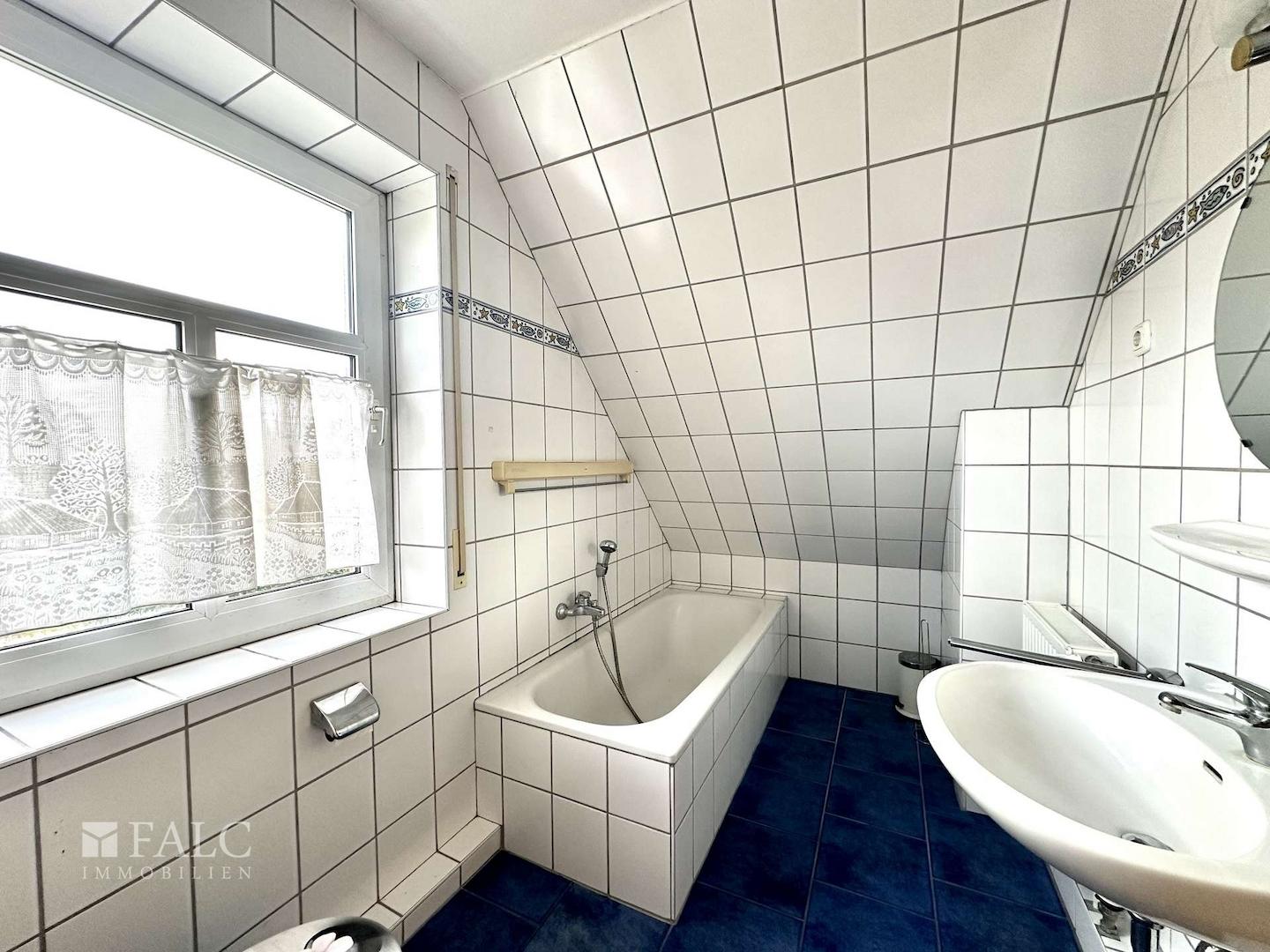 Bad Studiowohnung OG