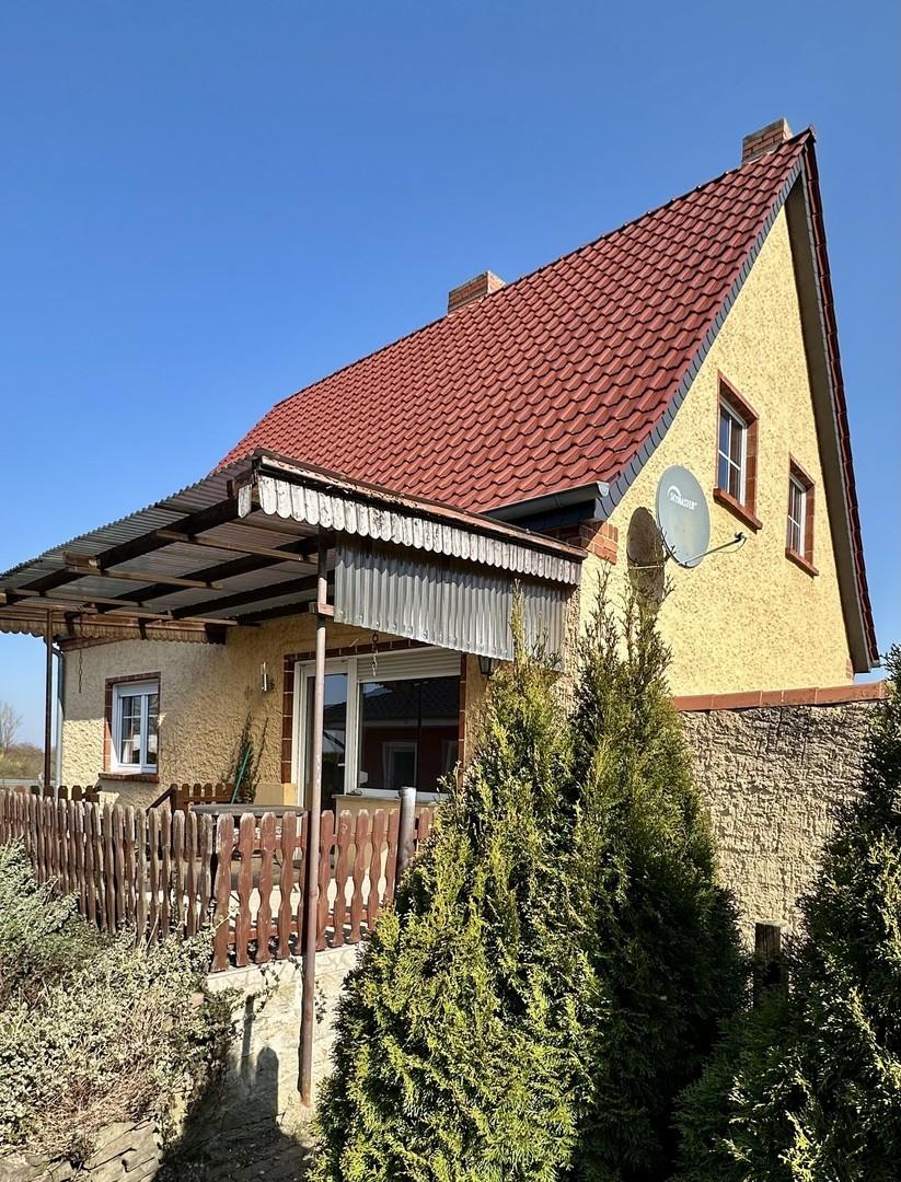 Garteneingang m Terassenblick