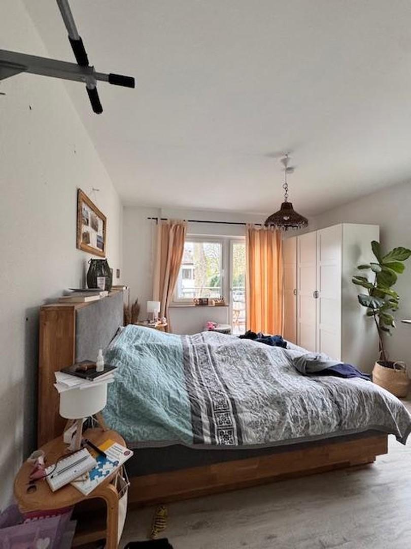 Zimmer mit Balkon