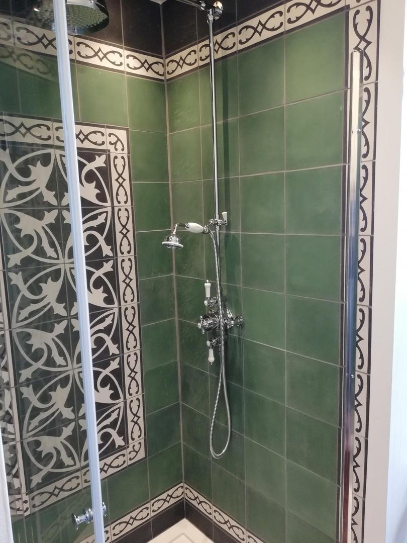 besondere Dusche EG
