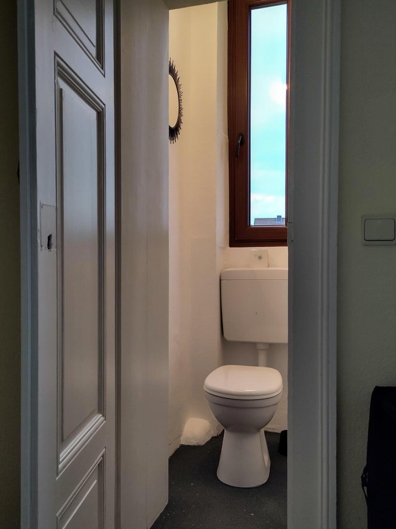Toiletten im Treppenhaus