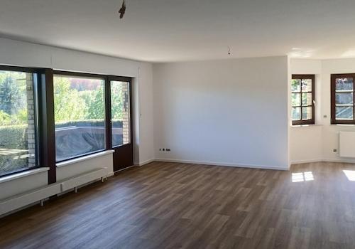 Wohn-/Esszimmer & offene Küche