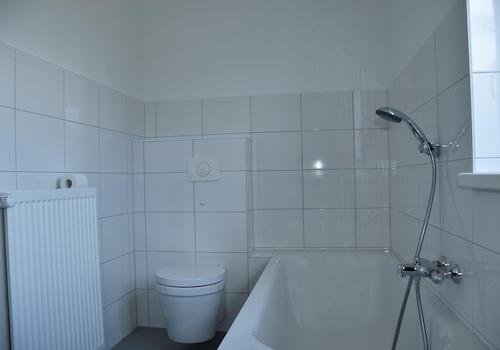 Vollbad mit Fenster, Wanne