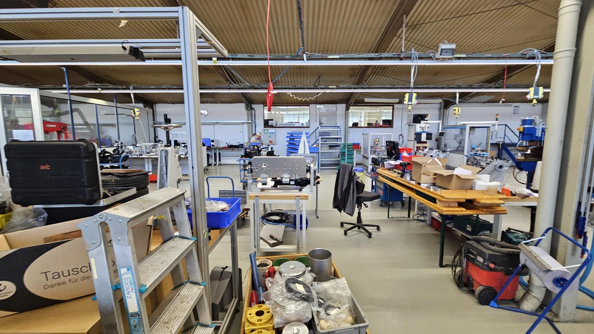 Firmenhalle