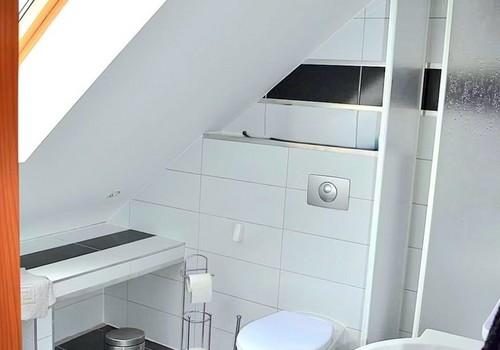 Badezimmer 2.OG Dachgeschoss