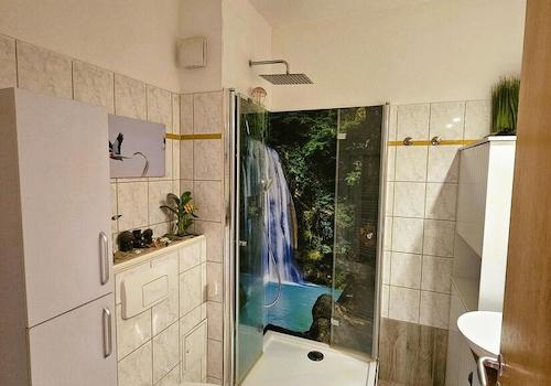 09 Bad mit Dusche