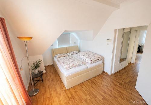 Schlafzimmer DG