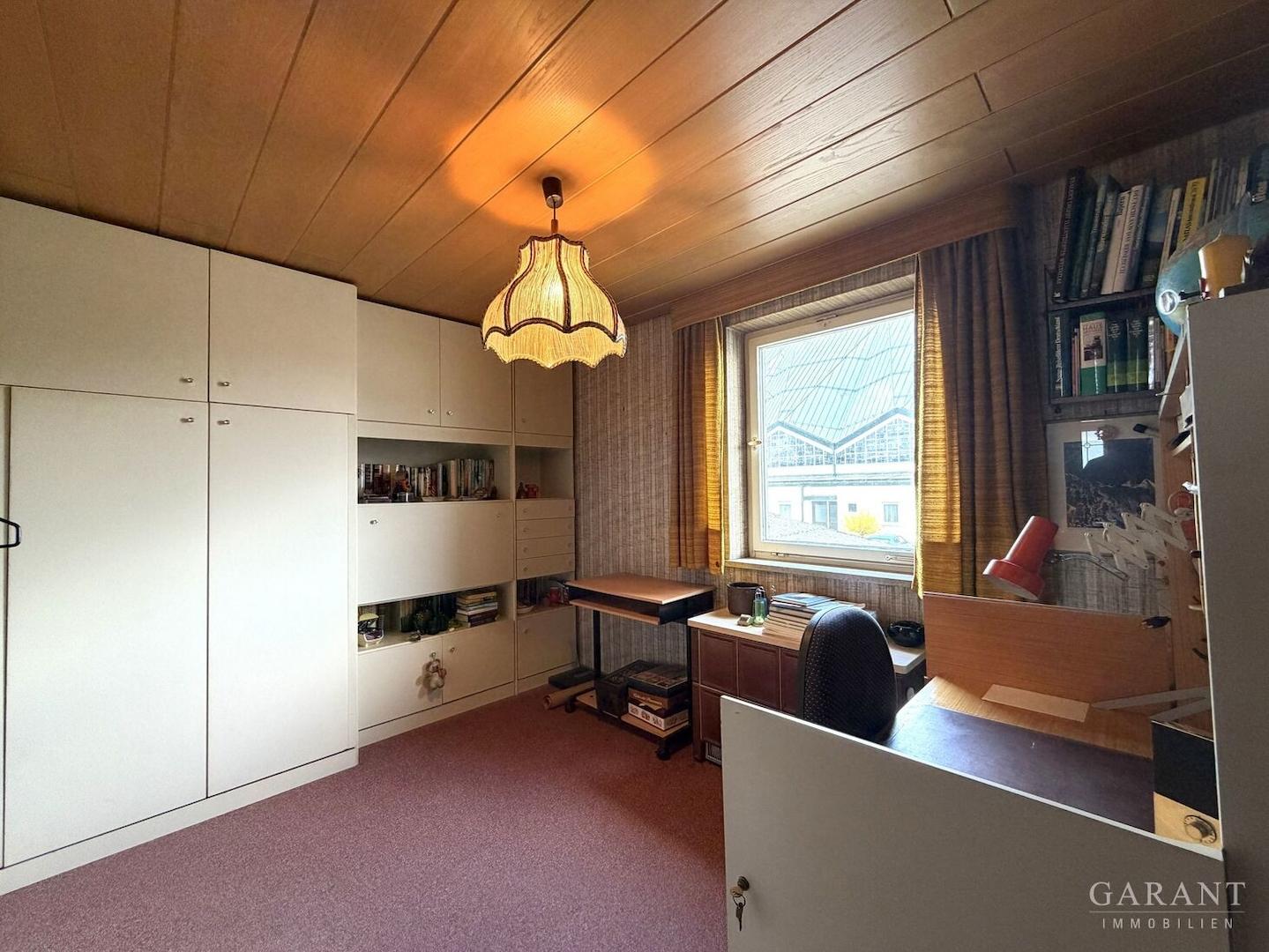 Kinderzimmer.Büro