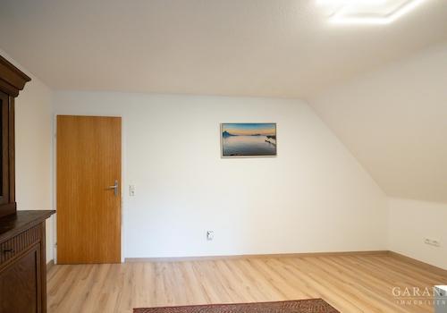 1.OG Schlafzimmer 2 