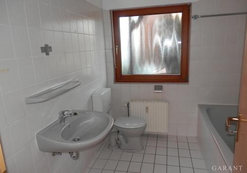 Bad-EG-Wanne Dusche