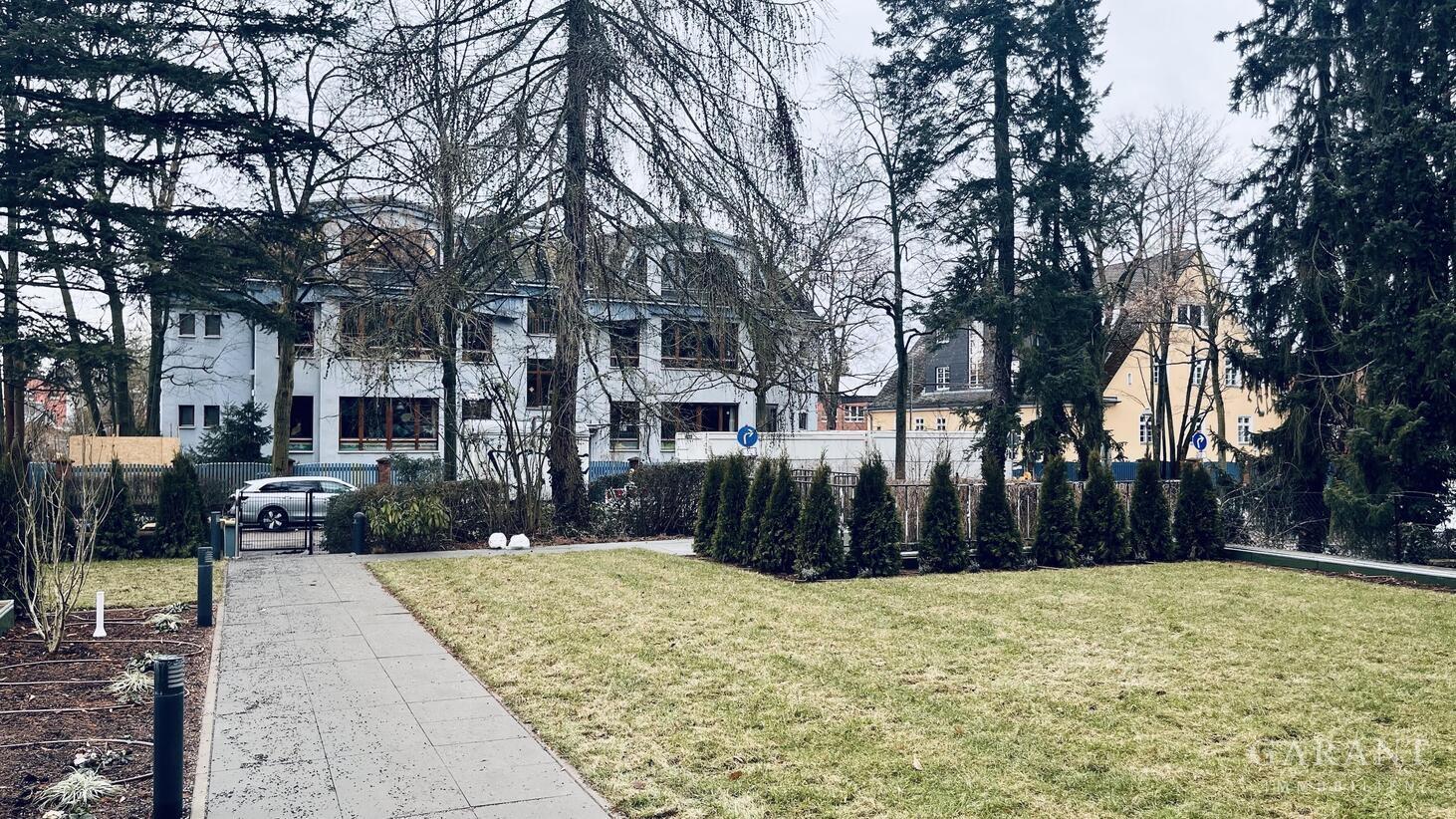 Hausansicht von der Straße