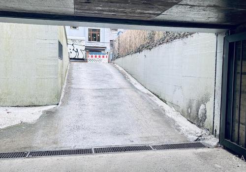 Tiefgaragenzufahrt