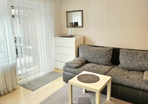 Zi m.Ausgang Balkon