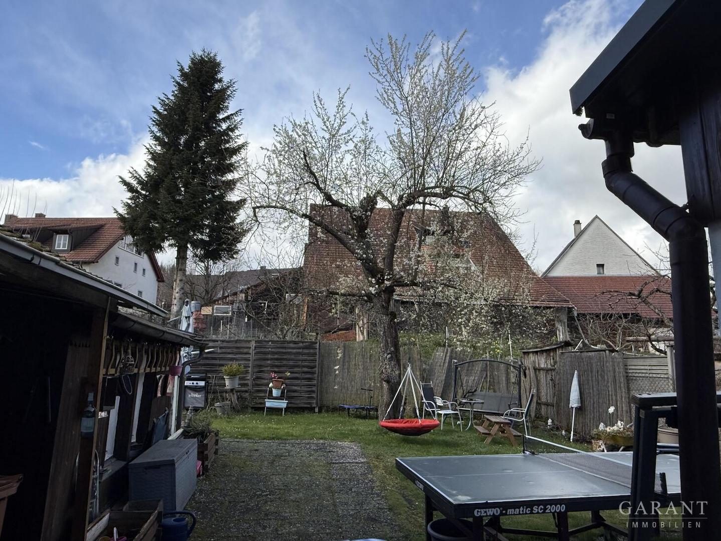 Terrasse mit Garten