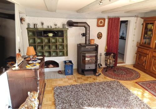 Wohnzimmer Kachelofen