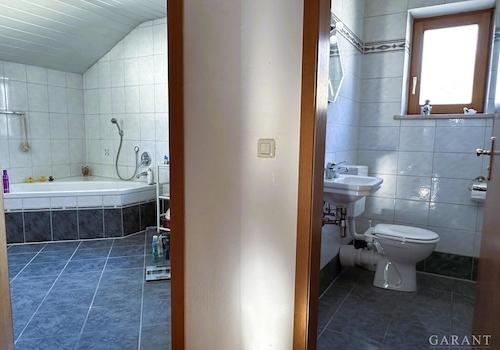 DG Bad und Gäste-WC
