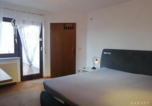Schlafzimmer 1 OG