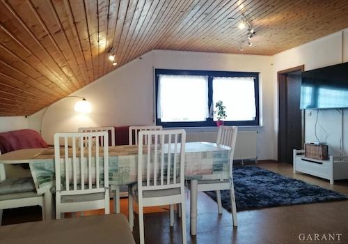 Wohnzimmer DG