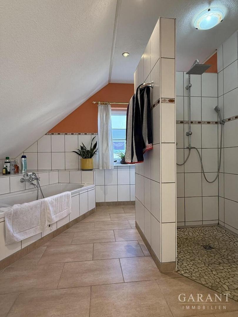 Wanne u.Dusche DG