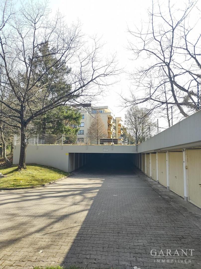 Zufahrt Garage