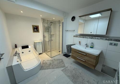 Badezimmer EG