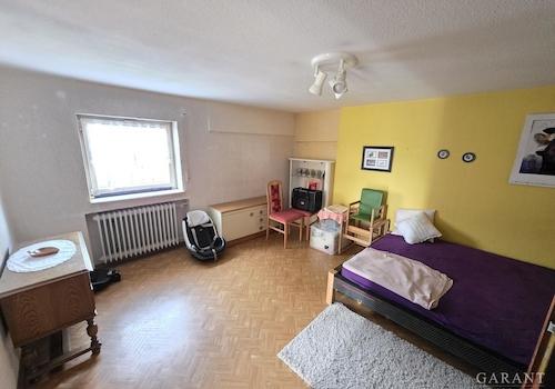 Links Schlafzimmer 3