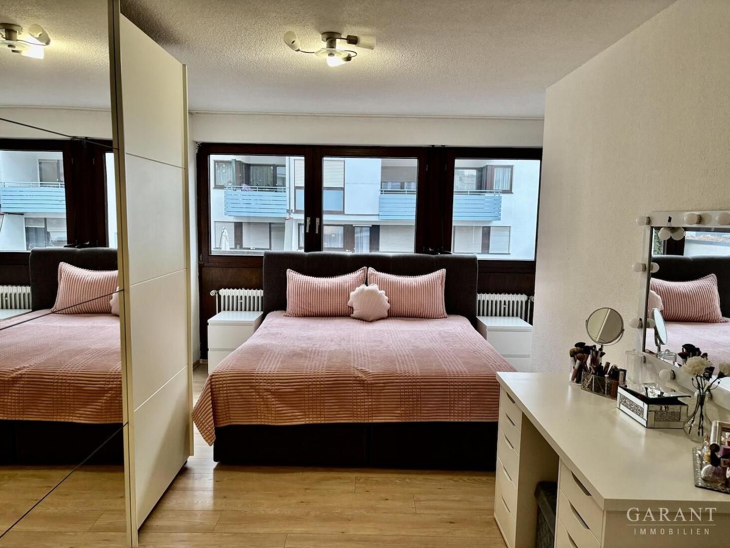 Schlafzimmer 1