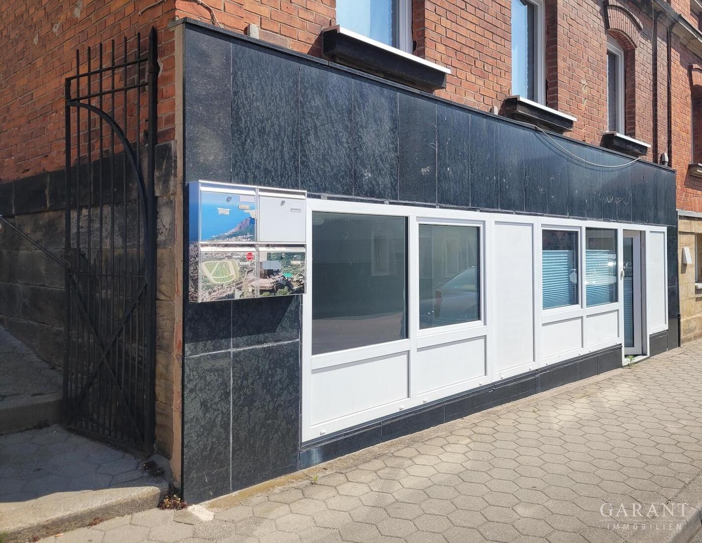 Büro Front