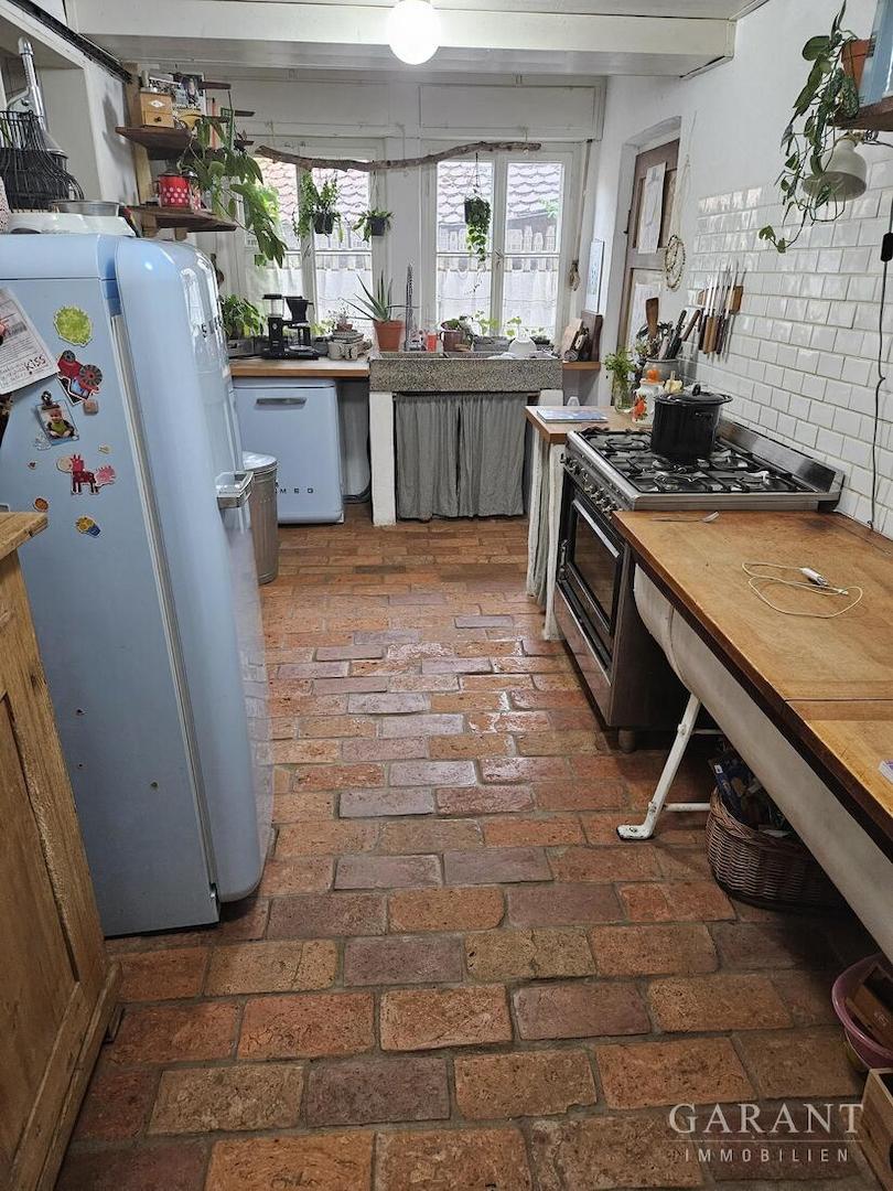 EG: Küche mit Gartenzugang