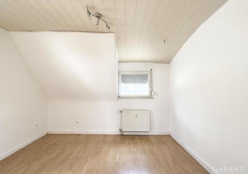 Zimmer Wohnung oben