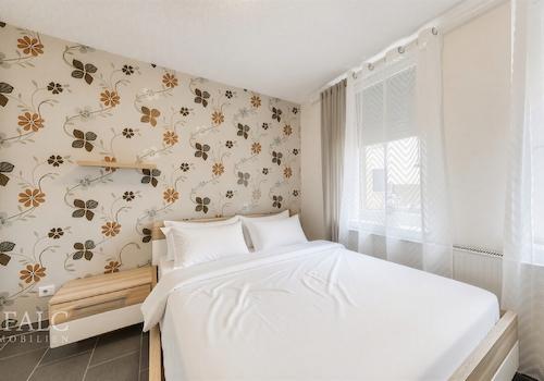 erstes Zimmer