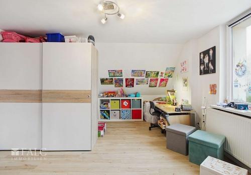 Großzügiges Kinderzimmer