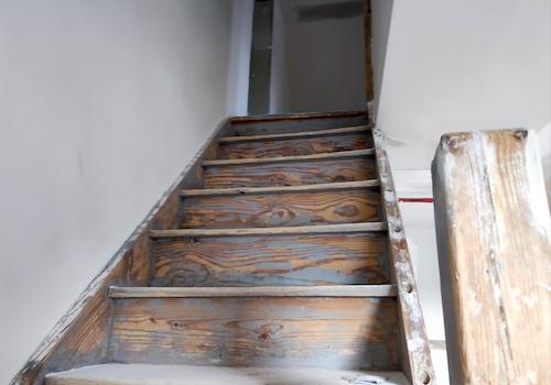 Treppe z. Obergeschoss