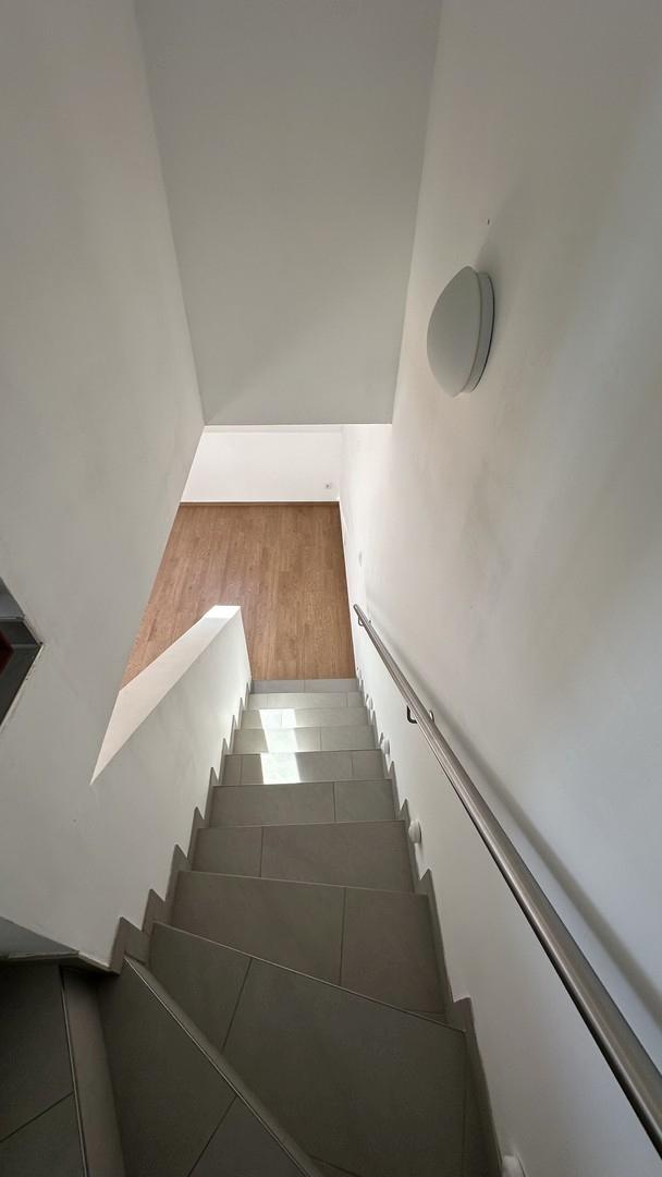 Blick Treppe runter 1