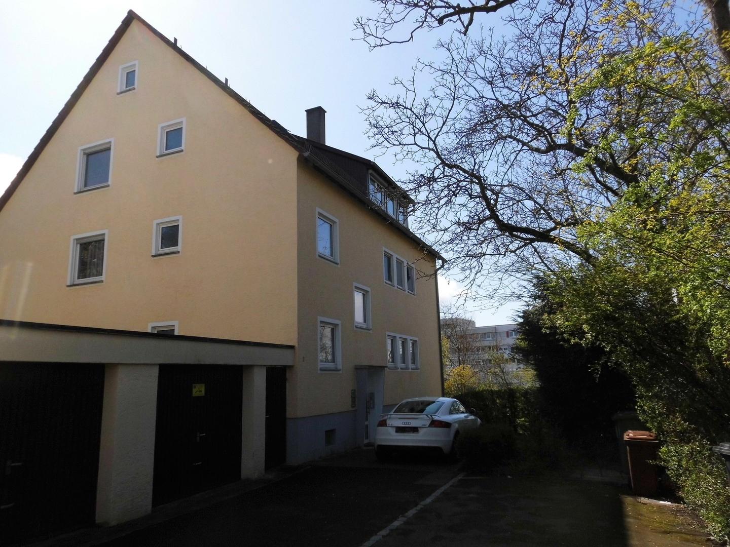 Ostansicht mit Eingang