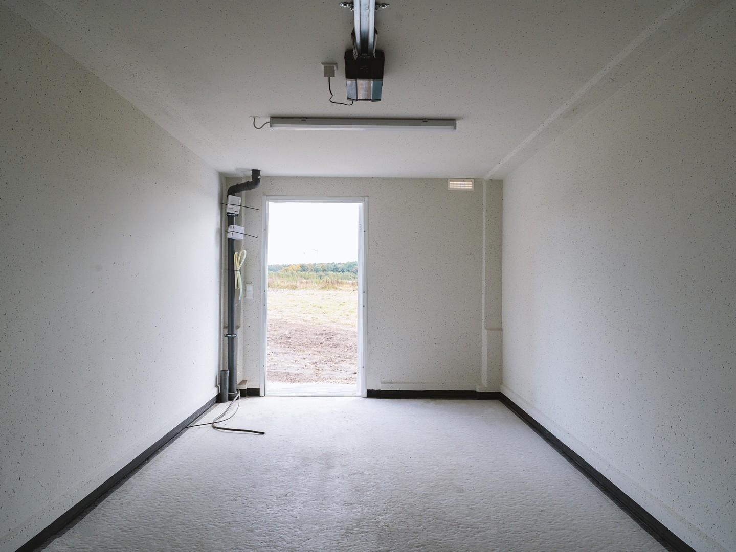 Garage innen 14b