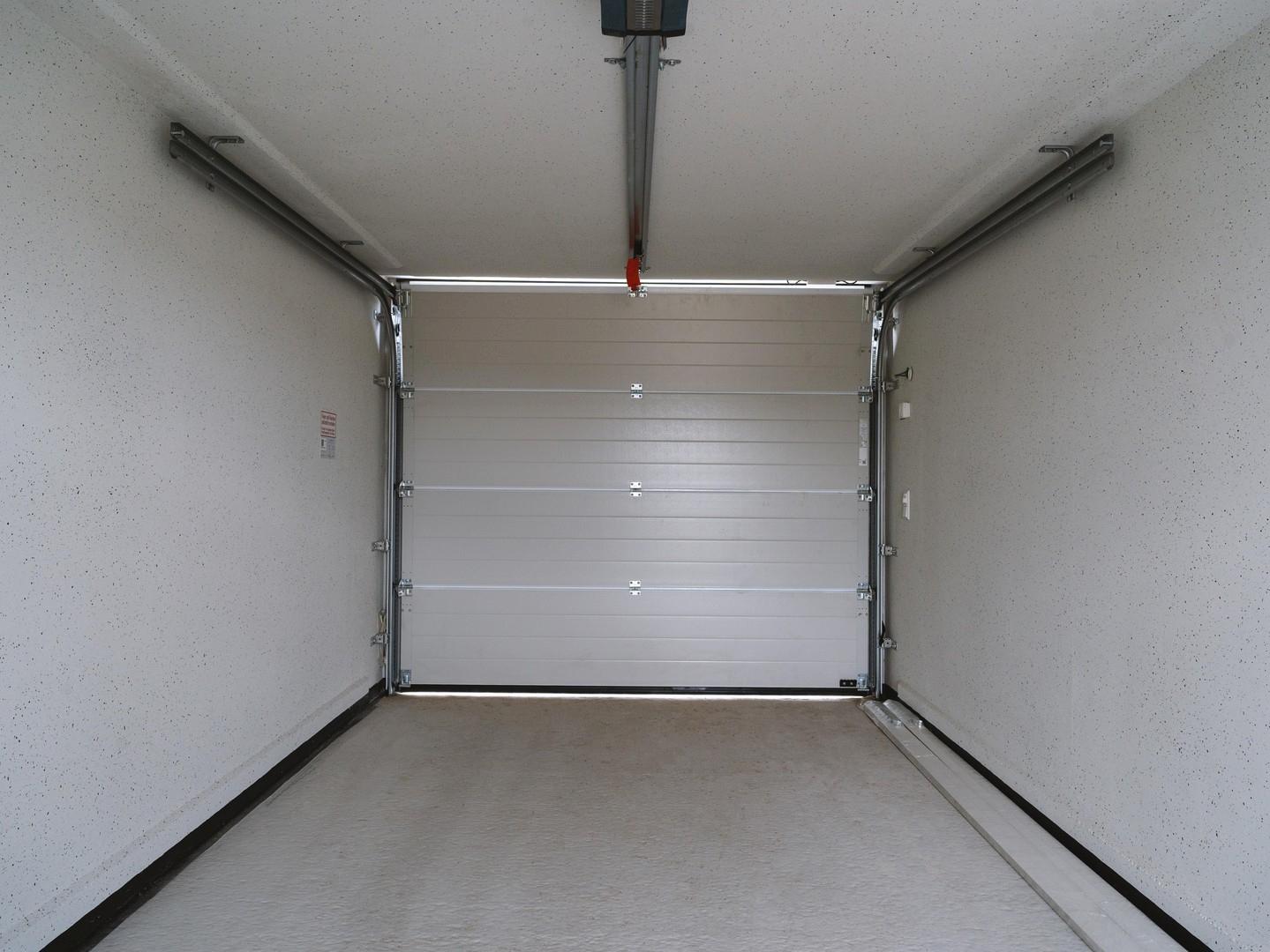 Garage innen 14b