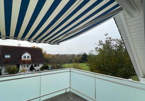 Großer Südbalkon mit Markise