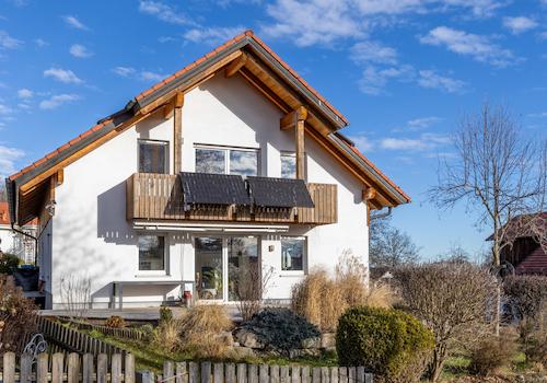 Stilvolles Einfamilienhaus mit traumhaftem Ausblick, Doppelgarage & Vollunterkellerung