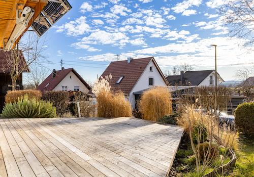 Stilvolles Einfamilienhaus mit traumhaftem Ausblick, Doppelgarage & Vollunterkellerung