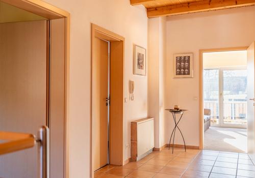Stilvolles Einfamilienhaus mit traumhaftem Ausblick, Doppelgarage & Vollunterkellerung