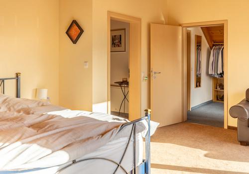 Stilvolles Einfamilienhaus mit traumhaftem Ausblick, Doppelgarage & Vollunterkellerung