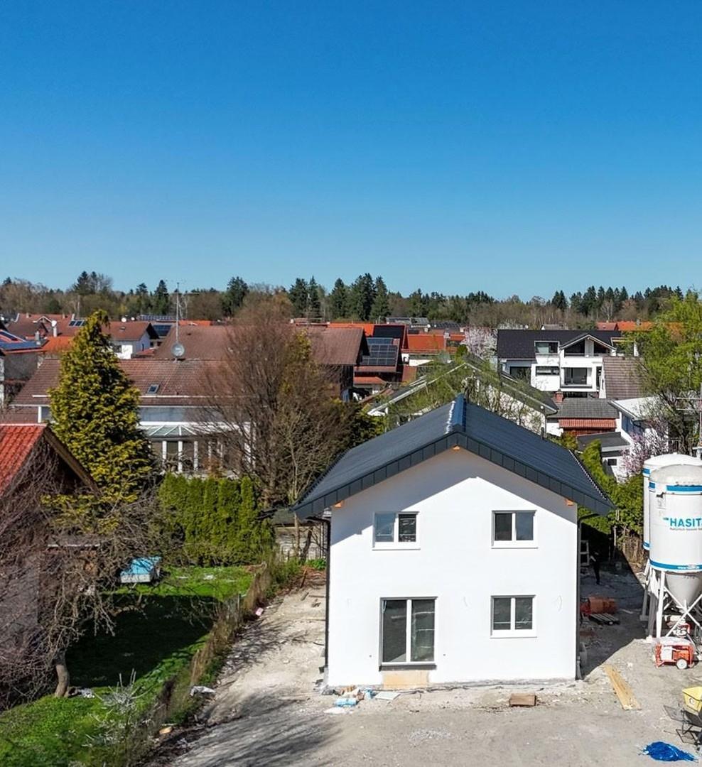 Süd- & Westterrasse ums Haus