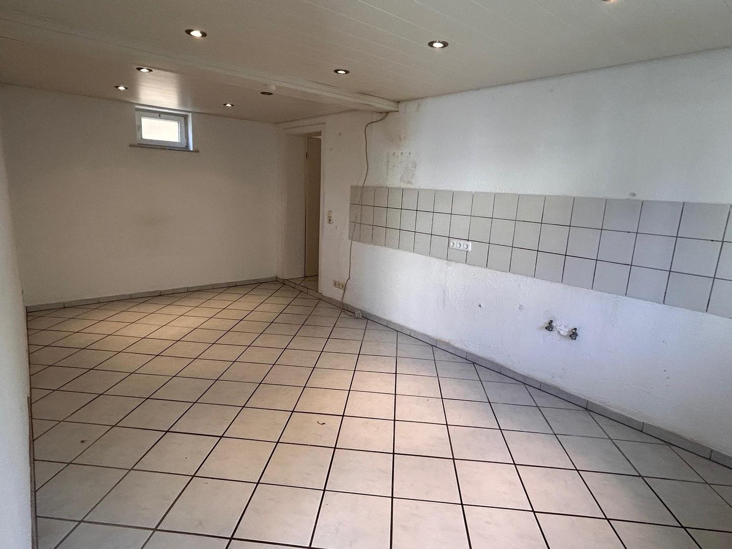 Küche große Wohnung_leer