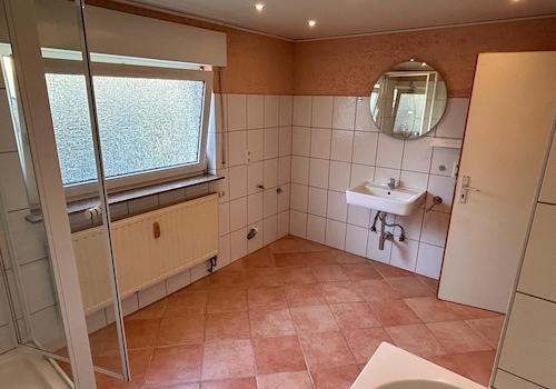 Bad große Wohnung