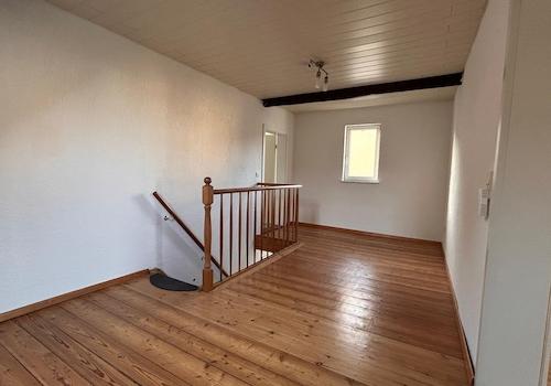 Flur OG große Wohnung 2