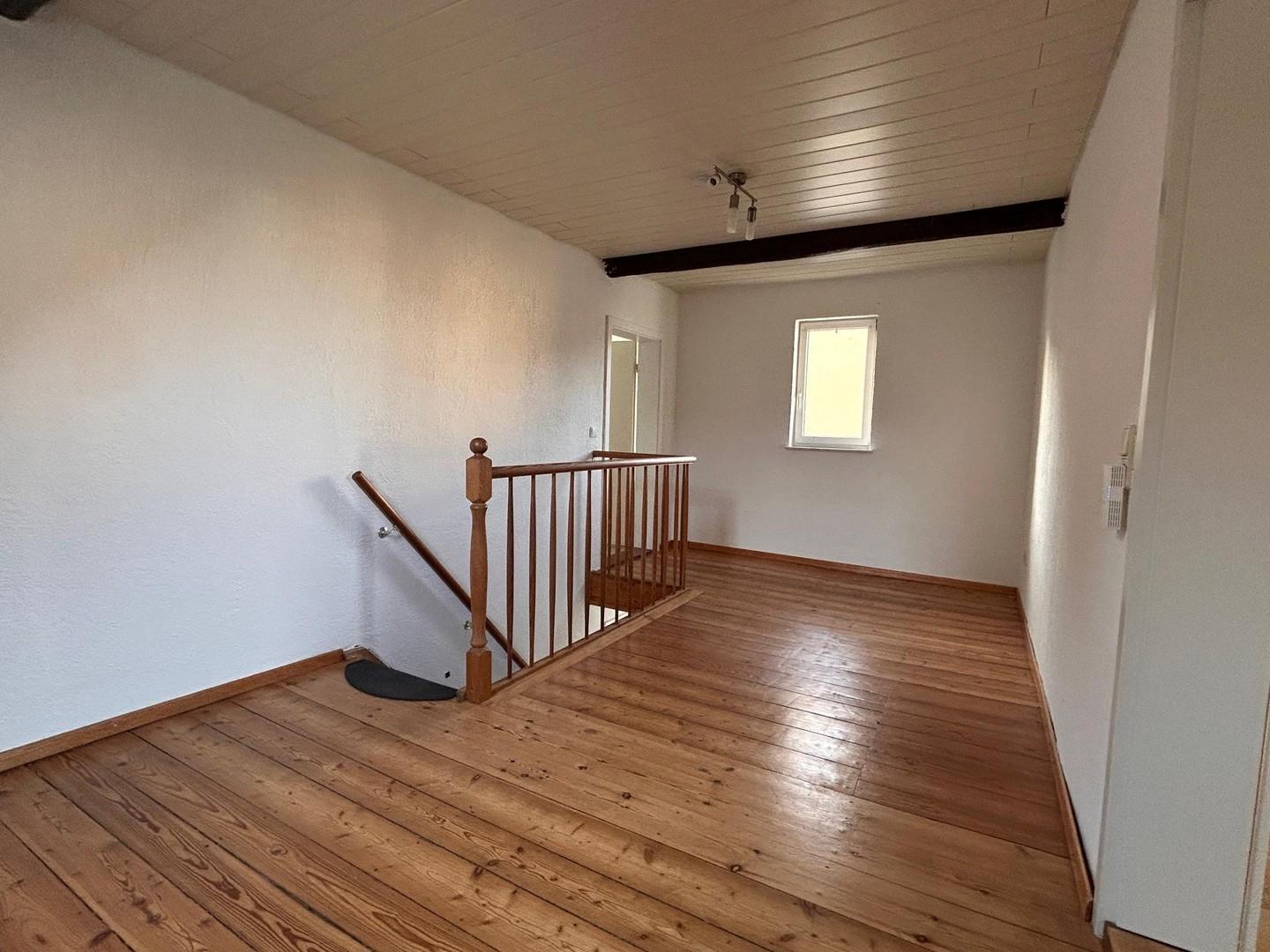Flur OG große Wohnung 2